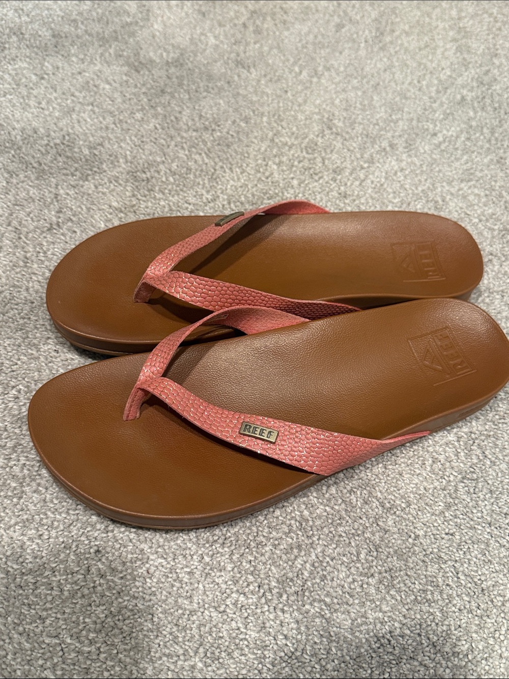🪸 Reef Coral Pink Strap Brown Footbed Flip Flops - Picture 4 of 5